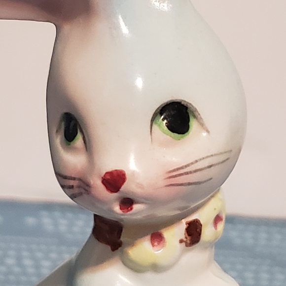 Vintage Porcelain Bunny Figurine, Blue Rabbit Japan - Picture 6 of 6